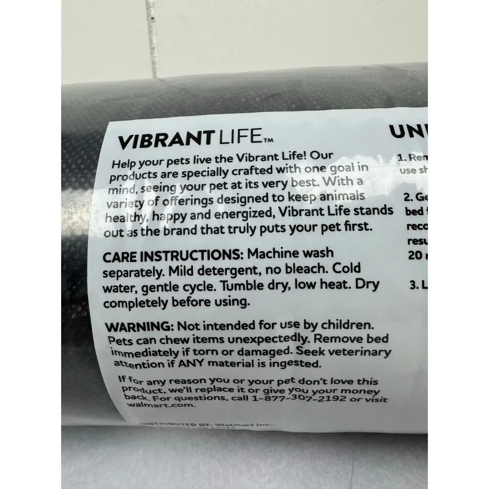 Vibrant Life Round Cuddler Small Dog / Cat Bed Black and White Plaid 19